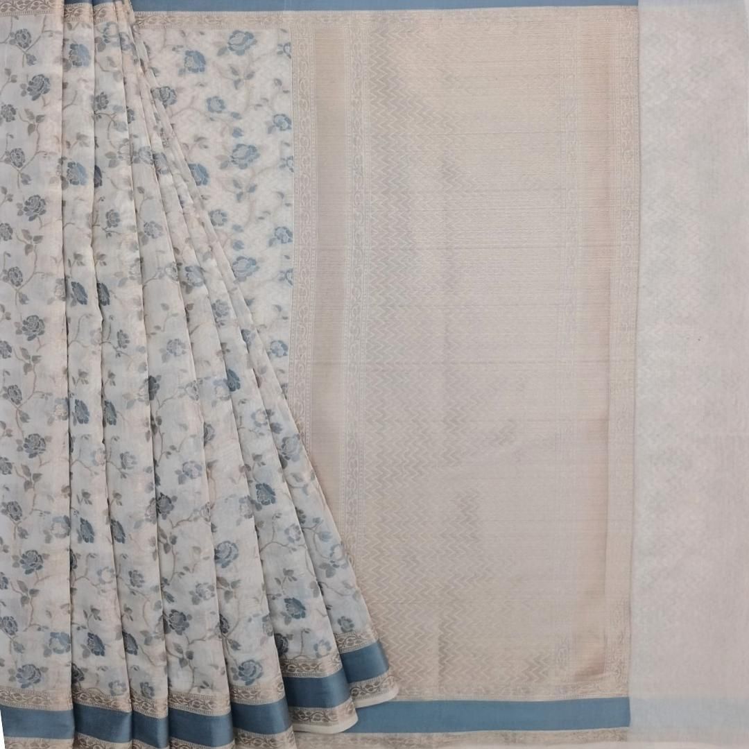 Off White Benarasi Woven Blended SICO Cotton Saree with Contrast Border. The Palla is Woven. The Self colored Woven Zari Unstitched Blouse has Perfect for Celebration Wear in Festive season(s). Dry Clean Only.
Saree 5.4 mts
Blouse 0.8 mts
Country Of Origin:India
Weight: 500 gms