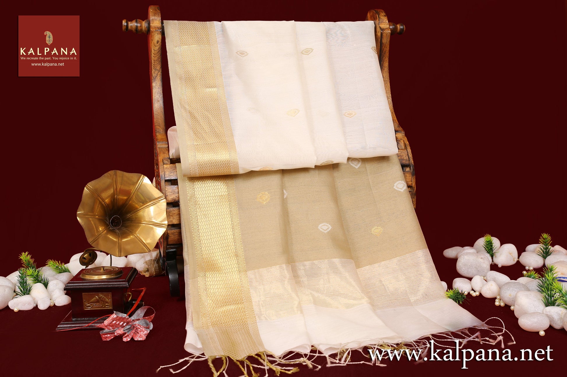 Maheshwari Handloom Pure Cotton Saree with All Over Motifs and Woven Zari Border. The Palla is  Woven Zari. It comes with Self Colored Plain Unstitched Blouse with Zari Border. Perfect for Multi Occasion Wear.  Recommended for Summer season(s). Dry Clean Only