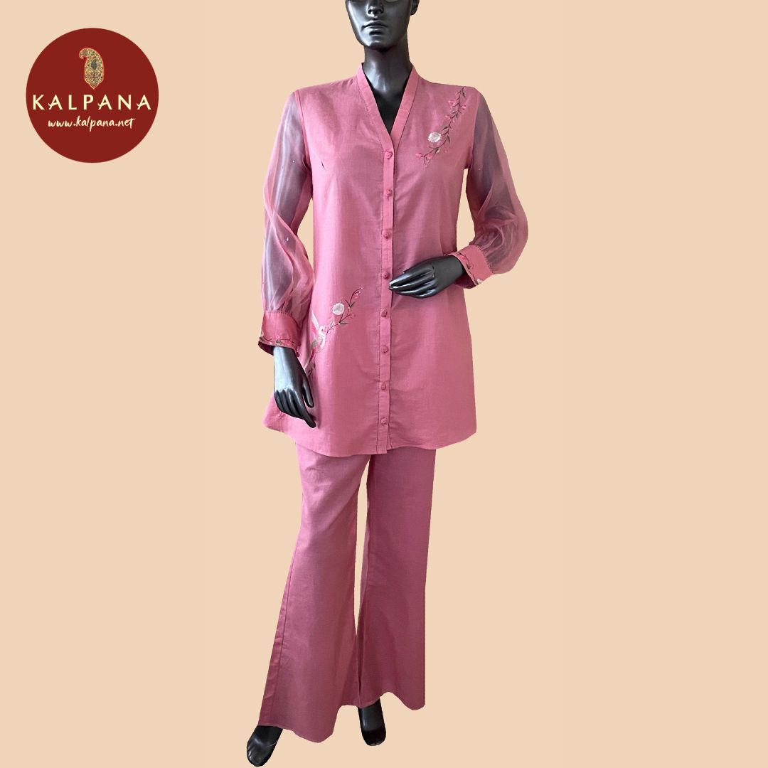Top : Parsi Gara Short A Line Pure Linen Shirt with Front Embroidery. The Neckline is Embroidered
Bottom : The Cotton Satin Parallel Pants is Rose Pink.
Perfect for Semi Formal Wear. Recommended for season(s). Dry Clean Only
Country Of Origin:India
Weight: 500 gms